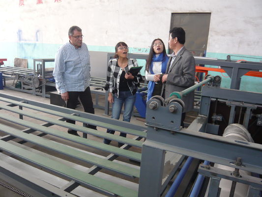 İnşaat Malzemesi Üretimi İçin Isı Yalıtımlı Katmanlı Çatı Kiremiti Üretim Makinesi